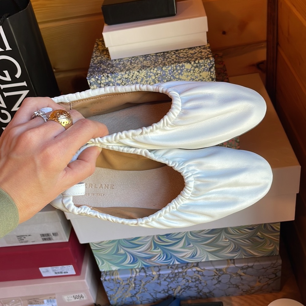 Everlane white leather The Scrunch Flat
